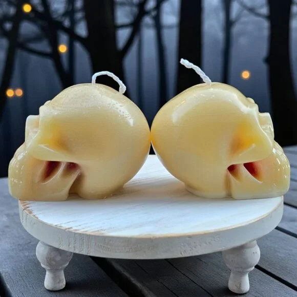 Handmade ✦ Bleeding Skull Candle ✦ Vanilla Cherry Cheesecake Soy Wax Gothic - Picture 10 of 12
